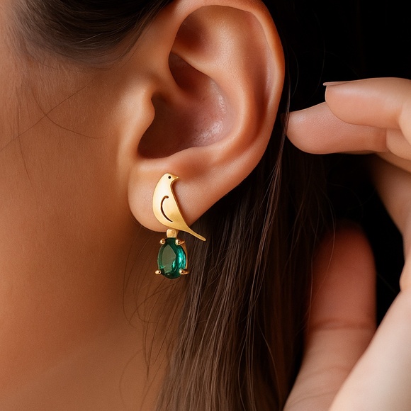 Brass Bird Jewelry Set with Green Gemstones – Pendant Necklace and Earrings - Picture 6 of 7